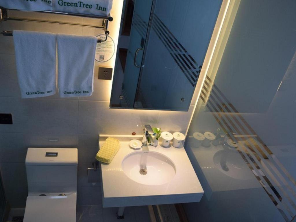 Greentree Inn Zhengzhou Xinzheng City Longhu Town Xiangyun Road Express Hotel Екстериор снимка