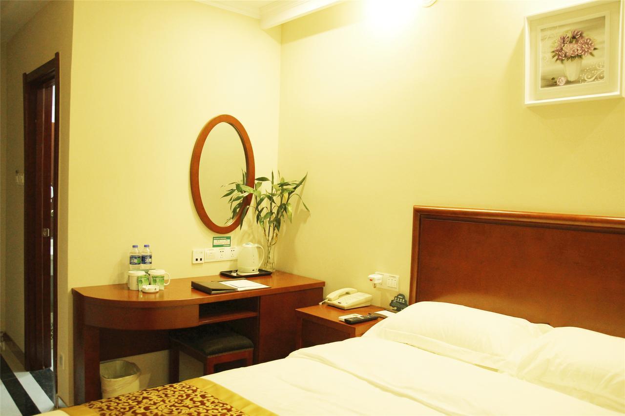 Greentree Inn Zhengzhou Xinzheng City Longhu Town Xiangyun Road Express Hotel Екстериор снимка